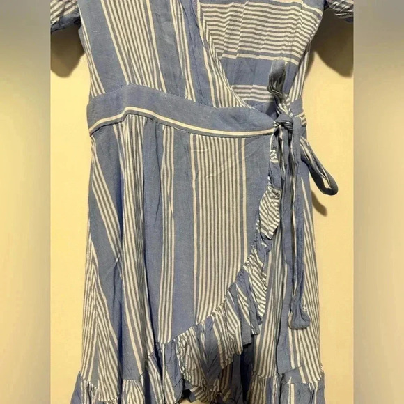 Entro blue striped wrap dress ruffle skirt size M - Picture 2 of 7